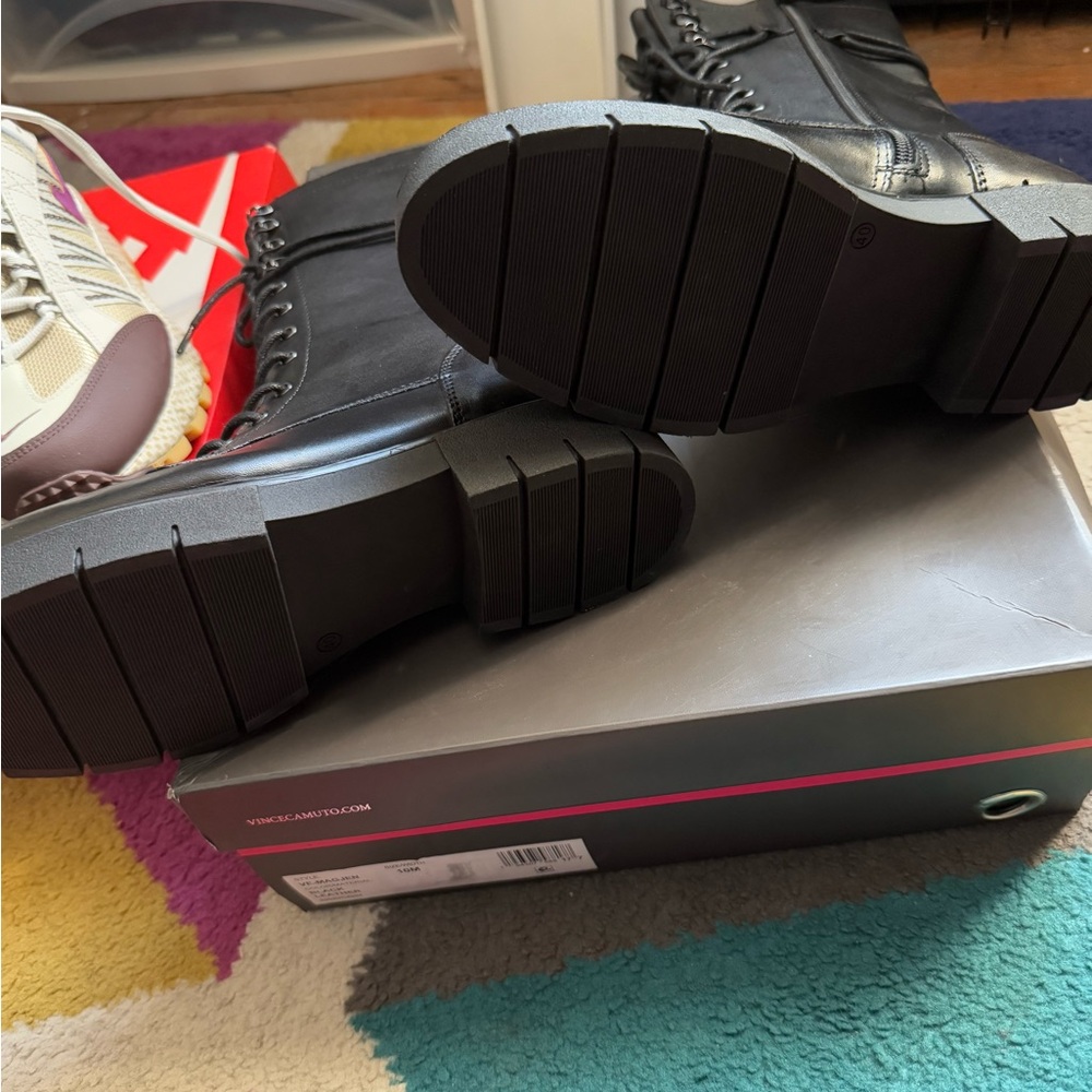 Vince Camuto Sleek Black Footwear - Picture 2 of 4